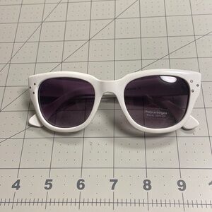 Classic Plastic Sunglass